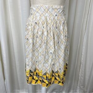 Vintage quilt pattern detail apron